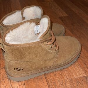 Low Ugg boots- size 6 child